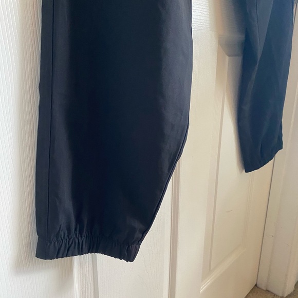 NWT Women’s Old Navy cargo active pants size L in Black - Picture 5 of 7